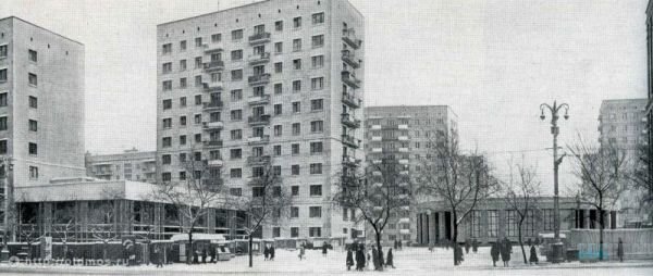 Площадь перед метро Алексеевская 1966 г.